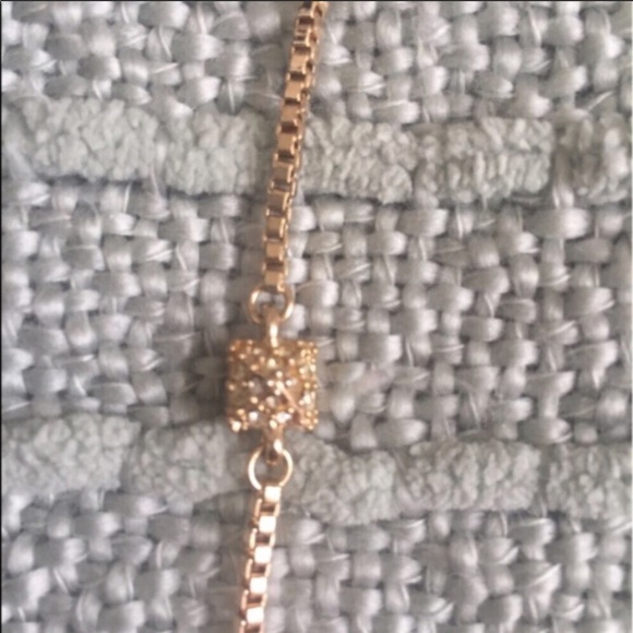 LAST CHANCE BananaRepublicGold Chain Necklace - Picture 3 of 3